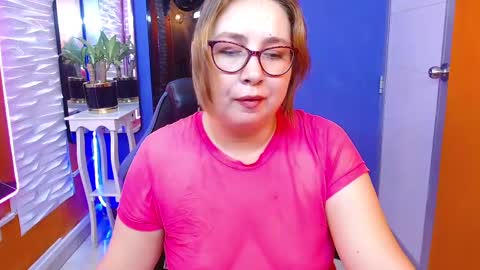 Snapshot of chloe_prg chatting on 03.12.25 chloe_prg online show from 03.12.25