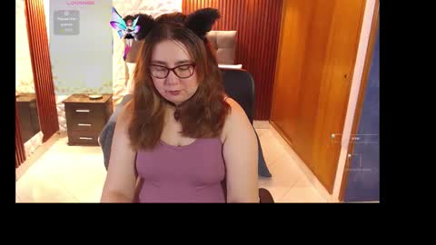 Snapshot of chloe_prg chatting on 09.09.25 chloe_prg online show from 09.09.25