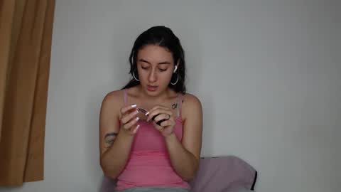 Snapshot of chloe_vahos chatting on 09.26.25 Chloe  online show from 09.26.25