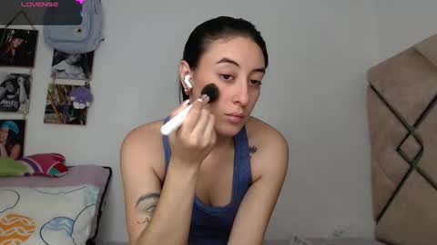 Snapshot of chloe_vahos chatting on 10.29.25 Chloe  online show from 10.29.25