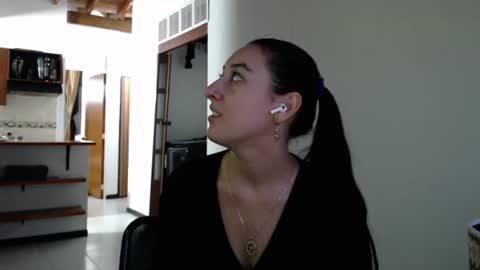 Snapshot of chloe_vahos chatting on 06.27.26 Chloe online show from 06.27.26