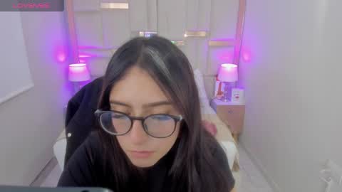 Chloe online show from 02.12.25
