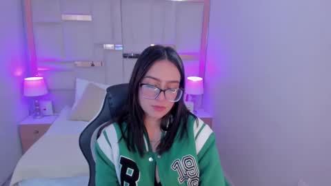 Chloe online show from 02.25.25