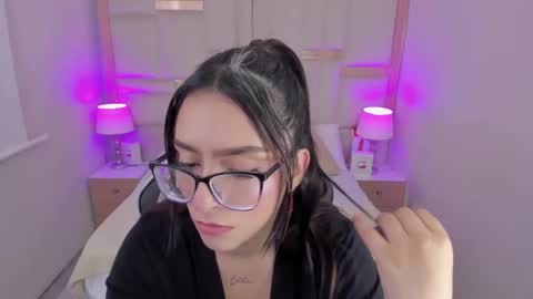Chloe online show from 02.28.25