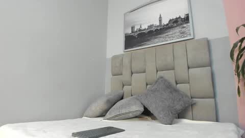 Snapshot of chloe_watson_ chatting on 10.05.25 online show from 10.05.25