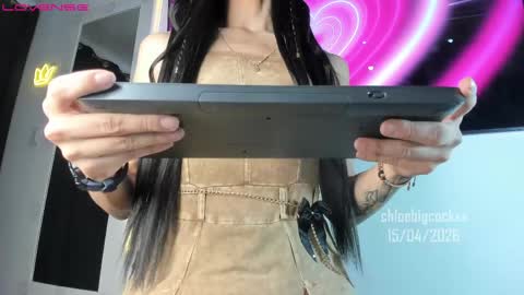 Im Chloe    independent account      online show from 04.16.26