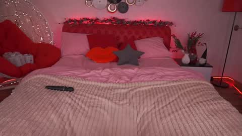 chloebright online show from 12.23.24