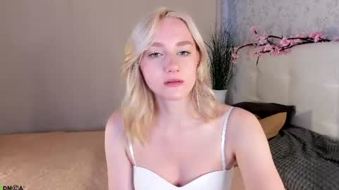 Chloe Deccker online show from 06.24.26