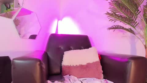 Snapshot of chloee_adams_ chatting on 02.19.25 Chloe online show from 02.19.25