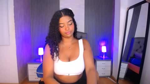 Snapshot of chloee_hs chatting on 12.19.24 chloee_hs online show from 12.19.24