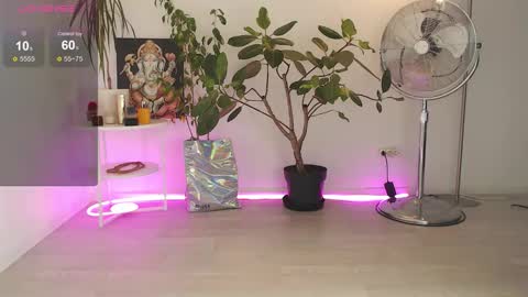 Chloe online show from 10.17.25