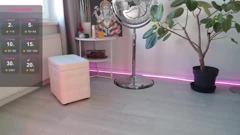 Chloe online show from 11.03.25