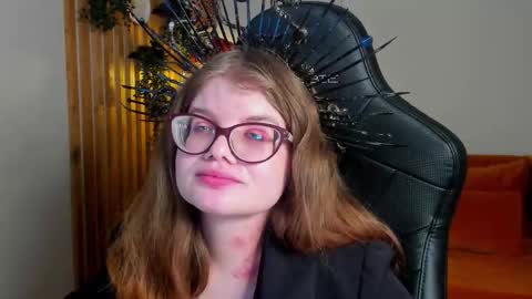 ChloeHalses online show from 02.22.26