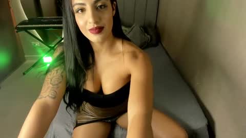 Laura  independent model online show from 12.21.24