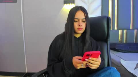 Snapshot of chloeharper_ chatting on 04.22.26 Chloe Harper online show from 04.22.26