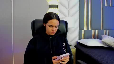 Snapshot of chloeharper_ chatting on 06.23.26 Chloe Harper online show from 06.23.26