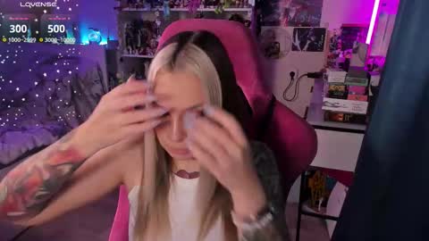 ChloeKohaku online show from 11.10.25