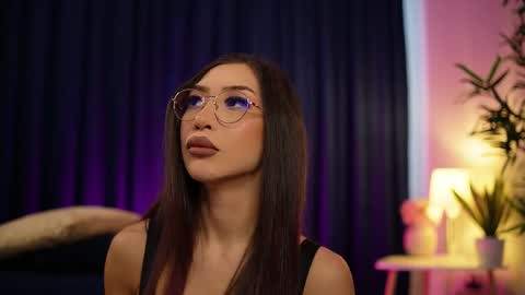 Chloe online show from 09.15.25