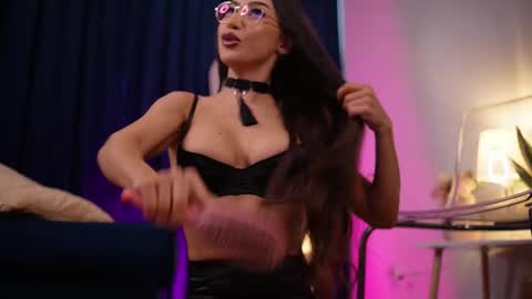 chloemin_ online show from 09.24.25