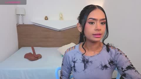 C H L O E online show from 01.15.26