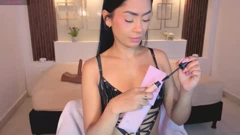 Chloe Moon online show from 10.12.25