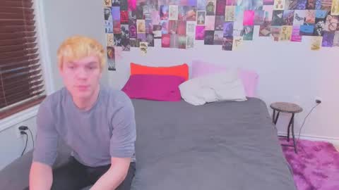 Snapshot of chloenight chatting on 01.26.25 Chloe Night Milo Night online show from 01.26.25