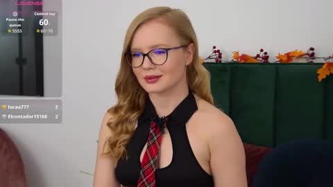 Snapshot of chloerichardson chatting on 10.06.25 Chloe online show from 10.06.25