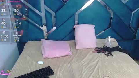chloerose__ online show from 04.29.26