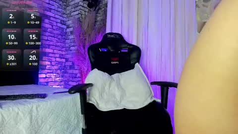 .. Chloe .. online show from 05.15.26