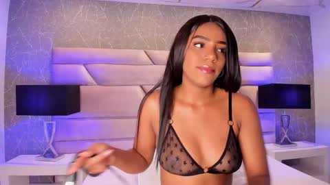 CHLOE  online show from 09.27.25