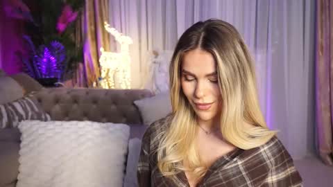 Chloe online show from 12.03.25