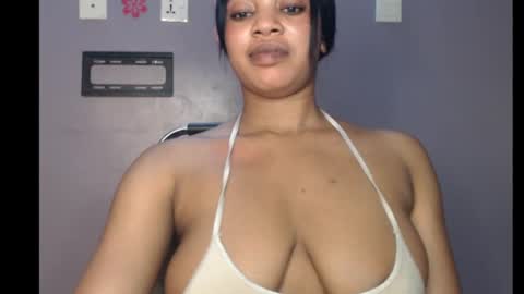 ESTHER online show from 02.20.25
