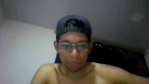 Snapshot of choco_flow chatting on 11.04.25 choco_flow online show from 11.04.25