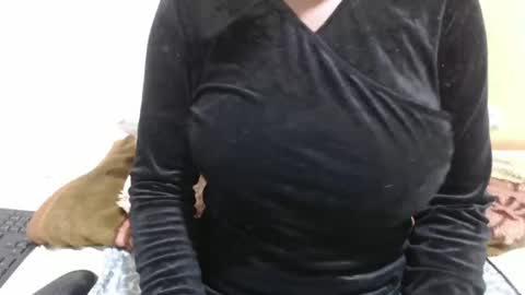 Snapshot of chocodre chatting on 11.04.25 Choco online show from 11.04.25