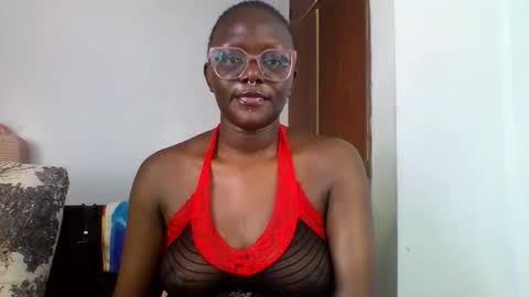 Snapshot of chocolate_enne chatting on 10.25.25 chocolate babes online show from 10.25.25