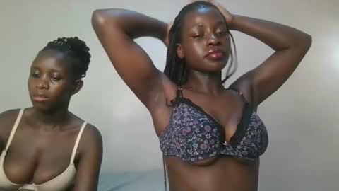 Snapshot of chocolate_iva chatting on 10.18.25 Iva online show from 10.18.25