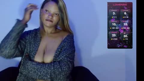 Snapshot of chocolatemilkebony chatting on 01.27.25 chocolatemilkebony online show from 01.27.25