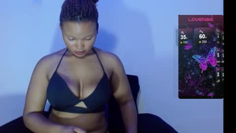 Snapshot of chocolatemilkebony chatting on 02.24.25 chocolatemilkebony online show from 02.24.25