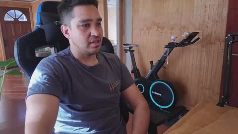 Snapshot of chocomate chatting on 10.28.25 chocomate online show from 10.28.25