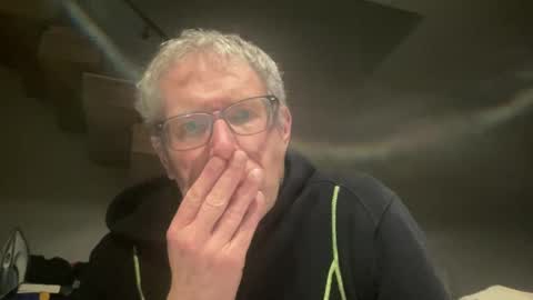 Snapshot of choupipat1 chatting on 02.28.25 choupipat1 online show from 02.28.25