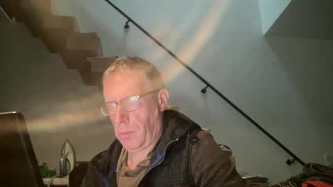 Snapshot of choupipat1 chatting on 10.14.25 choupipat1 online show from 10.14.25