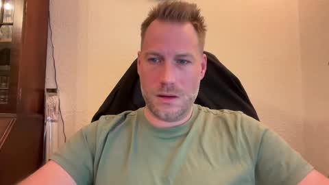 Snapshot of chris2021x chatting on 12.11.24 Chris online show from 12.11.24