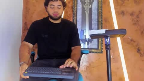 Snapshot of chris_evans00 chatting on 02.02.26 chris_evans00 online show from 02.02.26