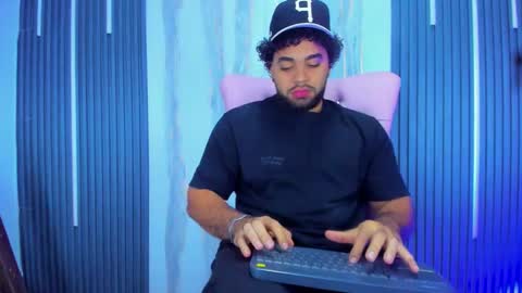 Snapshot of chris_evans00 chatting on 02.25.26 chris_evans00 online show from 02.25.26