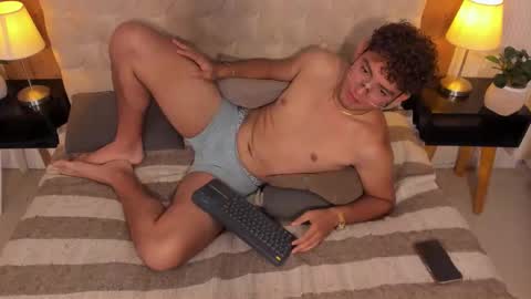 Snapshot of chris_quartz chatting on 10.16.25 Chris Quartz online show from 10.16.25