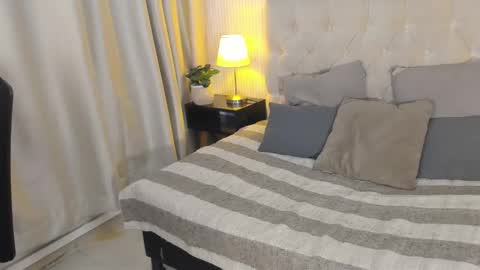 Snapshot of chris_quartz chatting on 10.21.25 Chris Quartz online show from 10.21.25