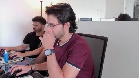 Im Chirs IM MODEL INDEPENDT online show from 09.26.25