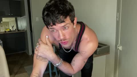 Snapshot of chriscool93 chatting on 01.03.25 Content creator artist online show from 01.03.25