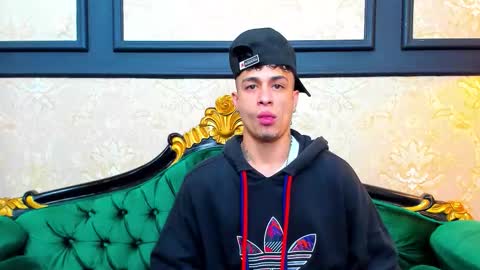 Snapshot of chrismckay_ chatting on 10.23.25 Chris online show from 10.23.25