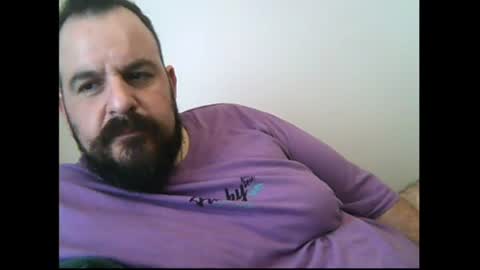 Snapshot of chrisole chatting on 01.11.25 chris ole online show from 01.11.25